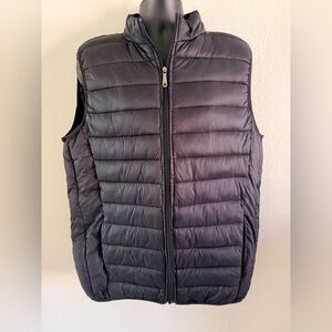 Men's Black Puffer Vest With Zipper Side Pockets